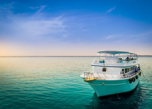 Hurghada private yacht with optional lunch and drinks